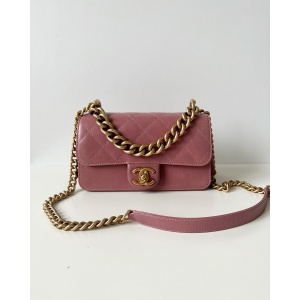 8EA7E19F-588A-43C4-B606-8A6D103B935B